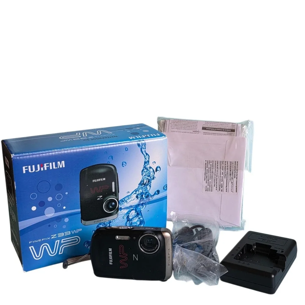 Fujifilm FinePix Z33WP 10 MP Digital Camera‎ Water Proof Charger 16GB Card Box